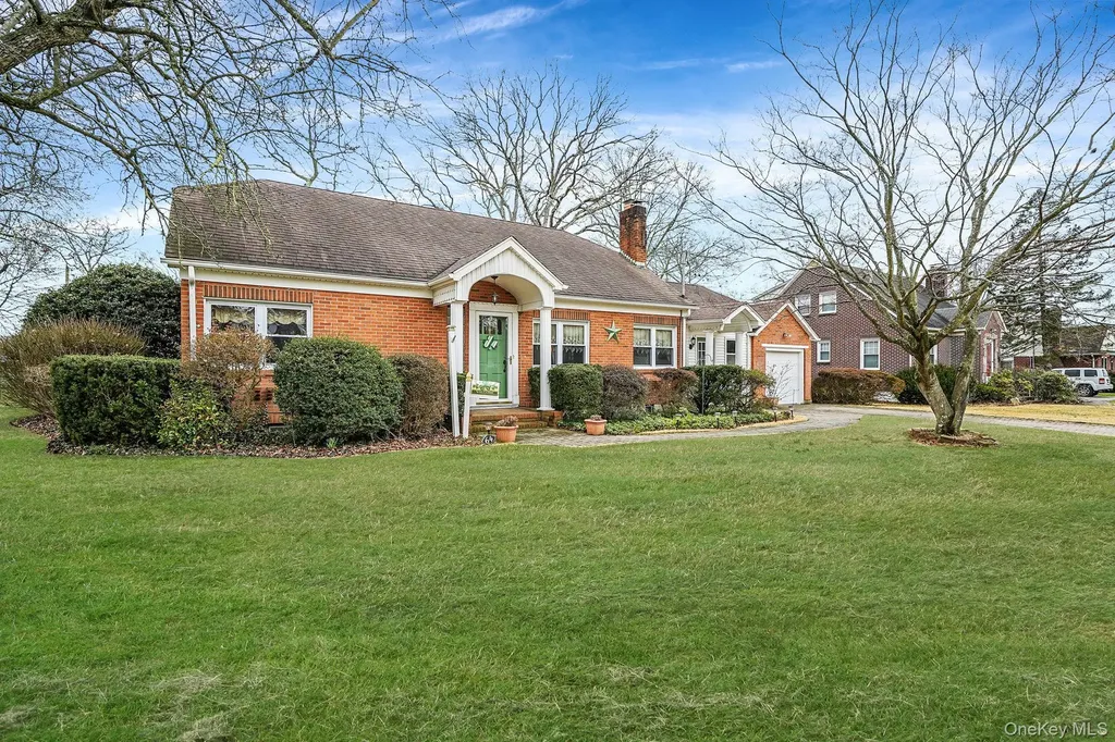 64 John Street Patchogue NY 11772