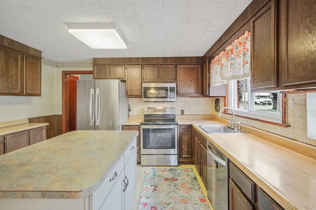 64 John Street Patchogue NY 11772