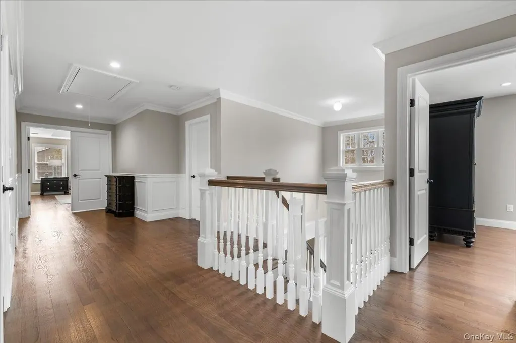 42 Meadowbrook Road Syosset NY 11791