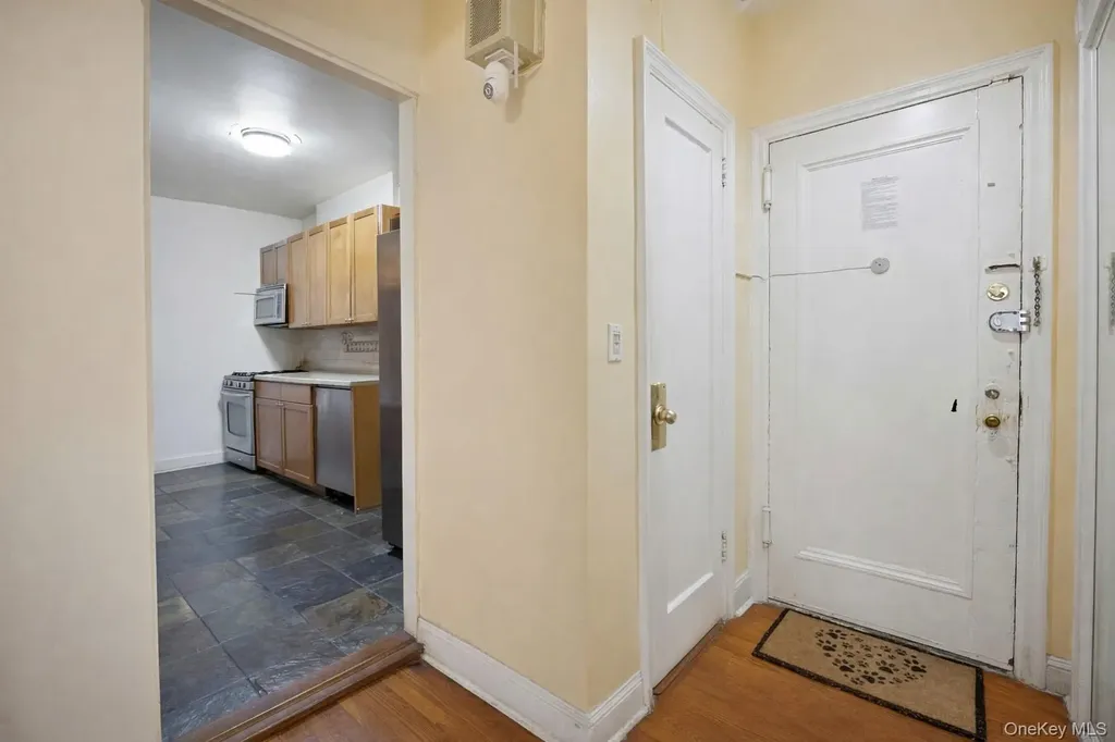 2166 Bronx Park E Bronx NY 10462
