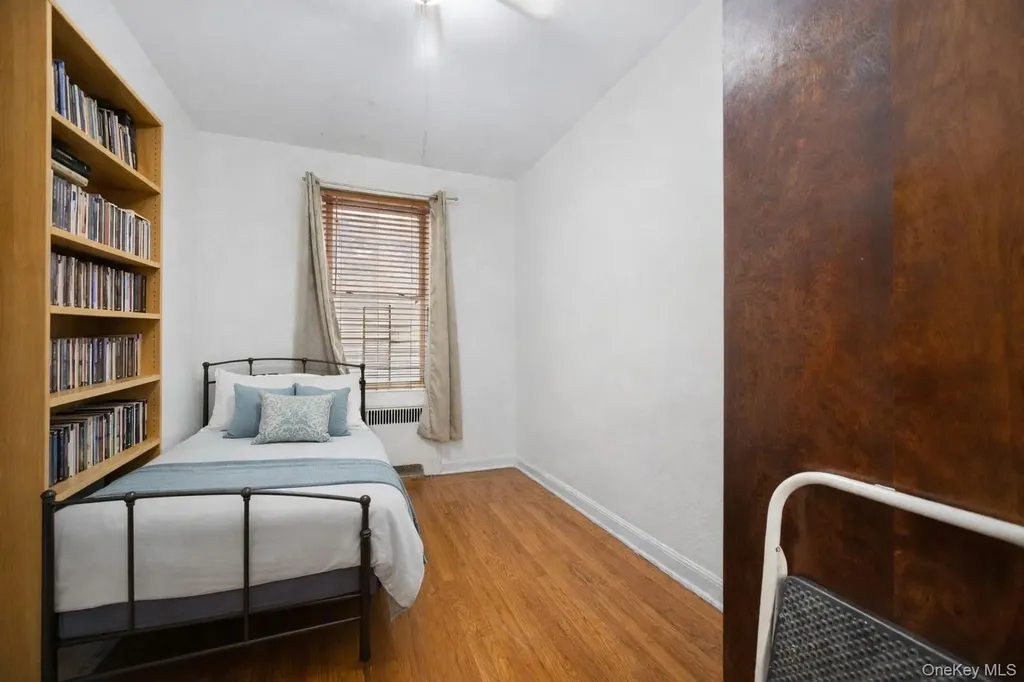 2166 Bronx Park E Bronx NY 10462