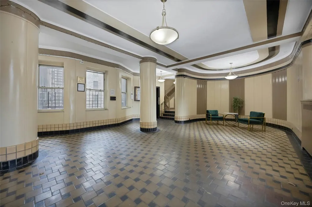 2166 Bronx Park E Bronx NY 10462