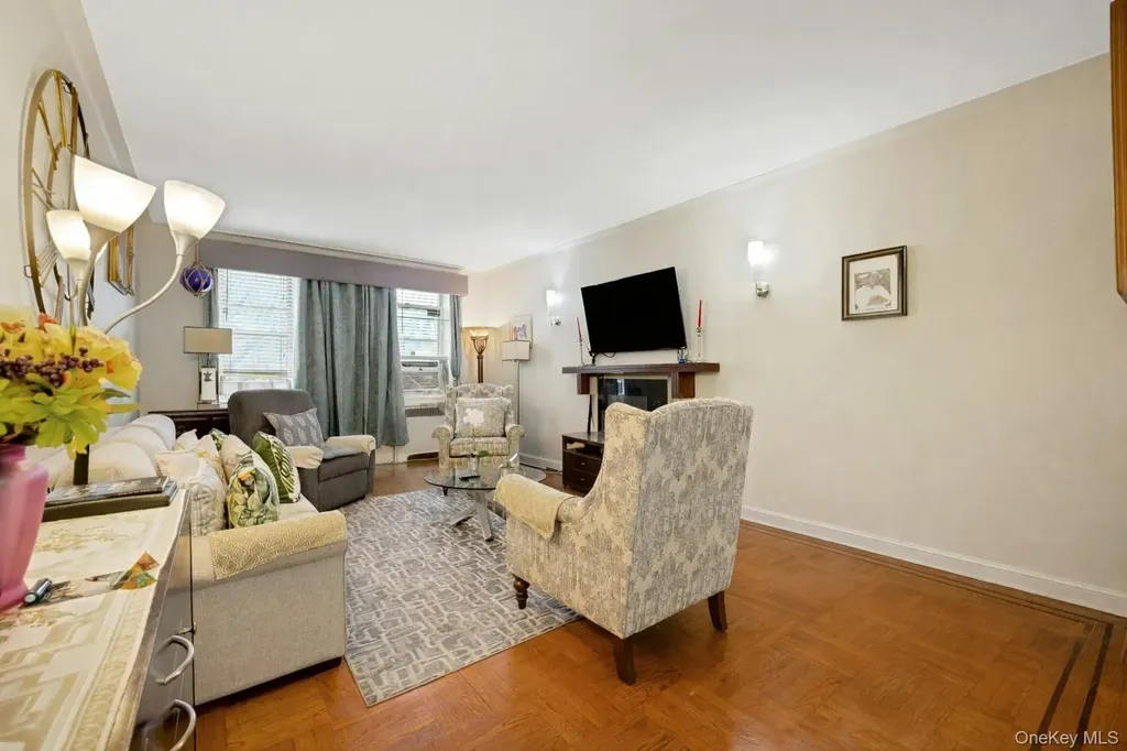 2166 Bronx Park E Bronx NY 10462