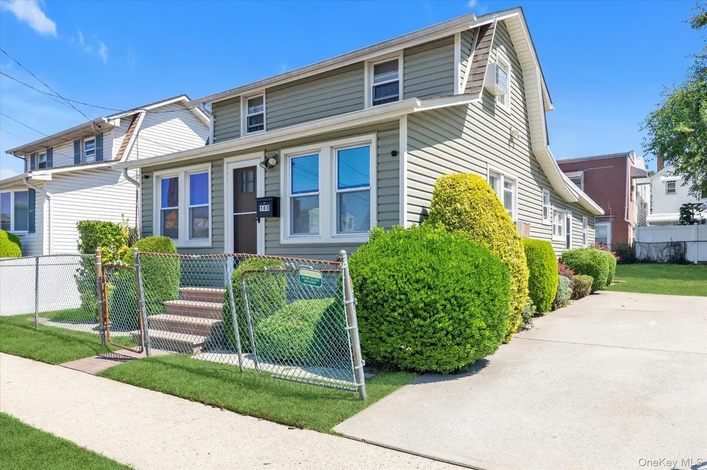 103 Oakley Avenue Elmont NY 11003