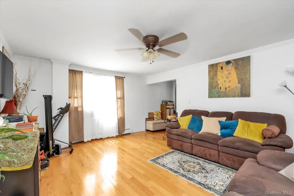 103 Oakley Avenue Elmont NY 11003