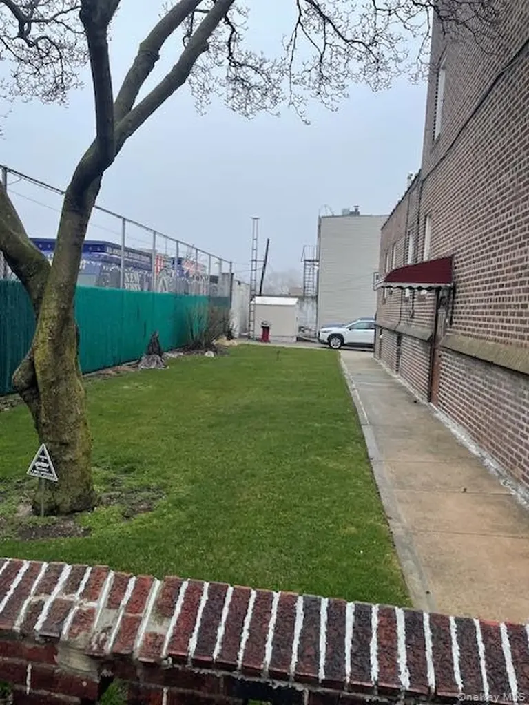 5869 59th Street Maspeth NY 11378