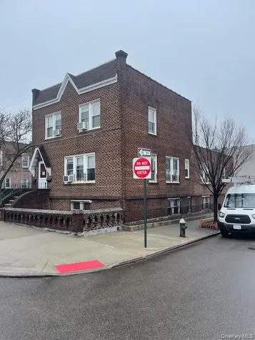5869 59th Street Maspeth NY 11378