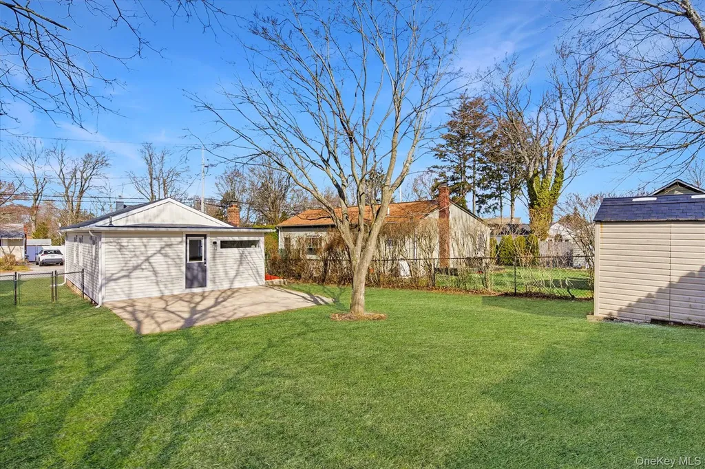 27 Vine Road Rocky Point NY 11778
