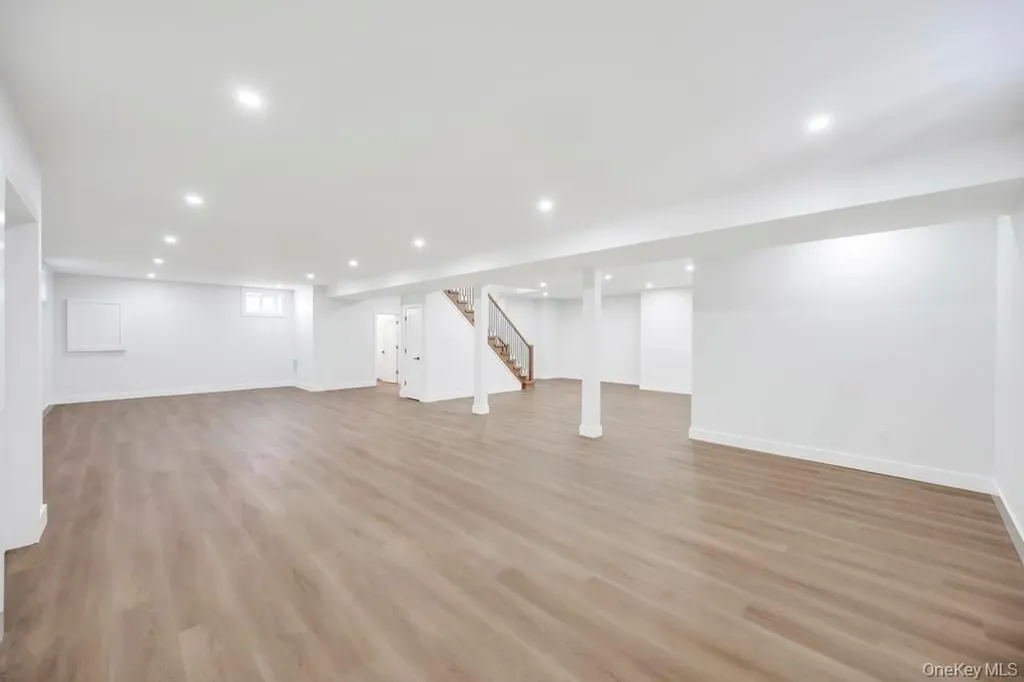 14 Eve Lane Levittown NY 11756
