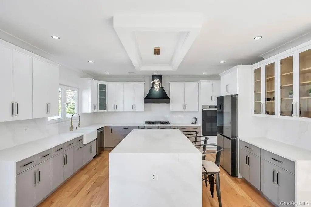 14 Eve Lane Levittown NY 11756