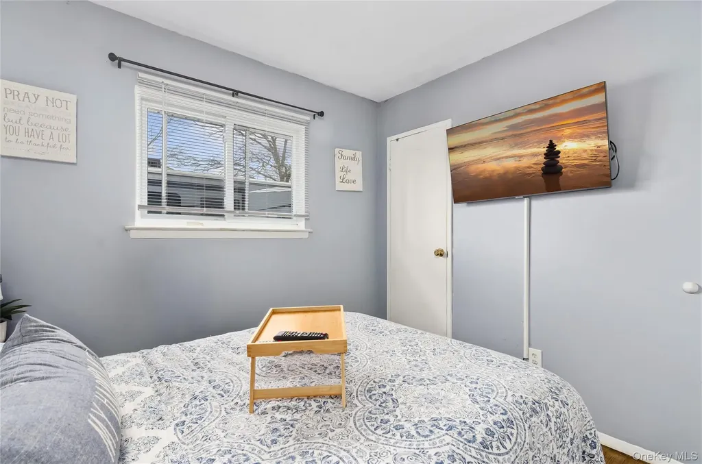 58 Pentmoor Drive Mastic NY 11950