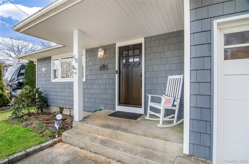 58 Pentmoor Drive Mastic NY 11950