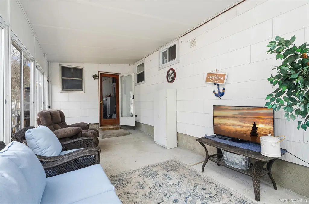 58 Pentmoor Drive Mastic NY 11950