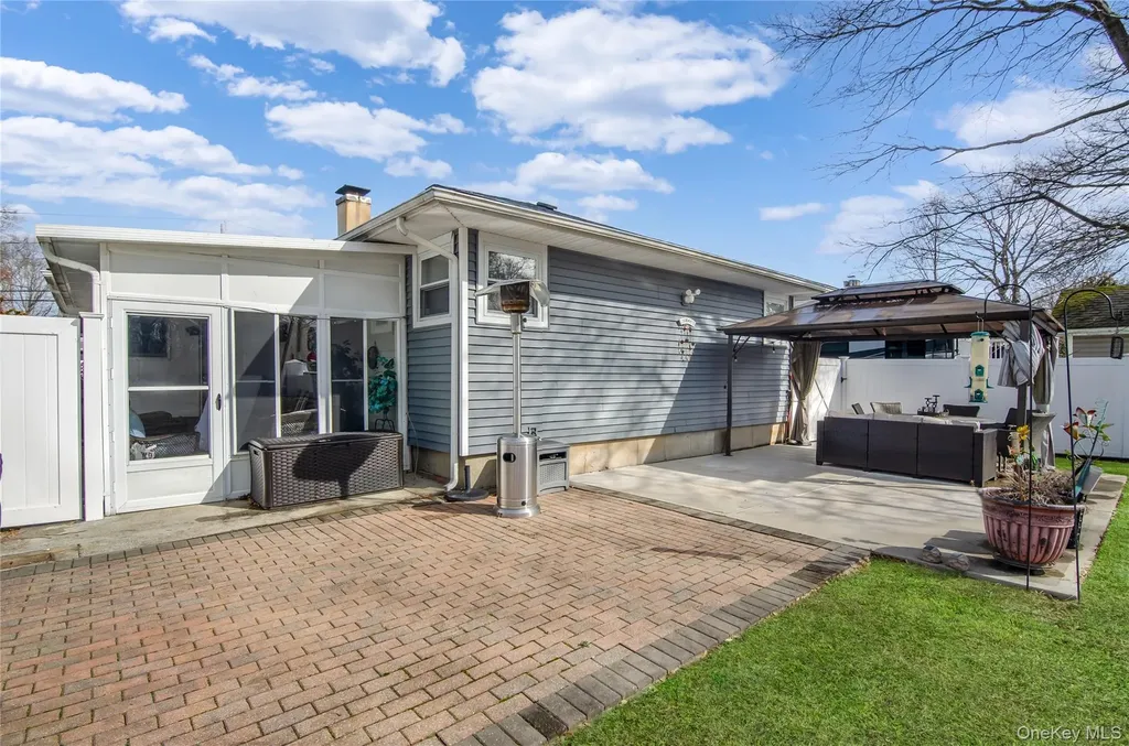58 Pentmoor Drive Mastic NY 11950