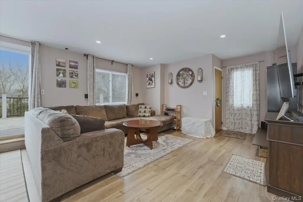 85 Spencer Avenue Lynbrook NY 11563