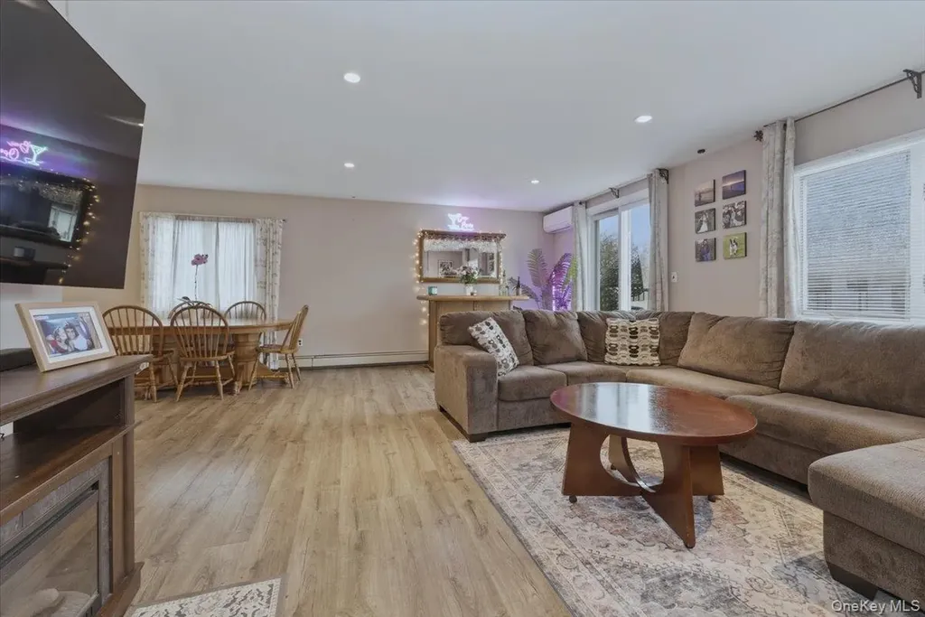 85 Spencer Avenue Lynbrook NY 11563