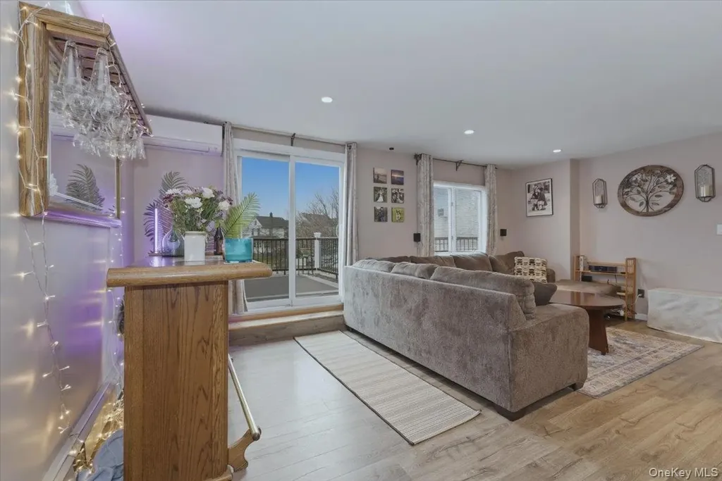85 Spencer Avenue Lynbrook NY 11563