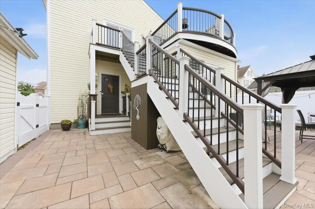85 Spencer Avenue Lynbrook NY 11563
