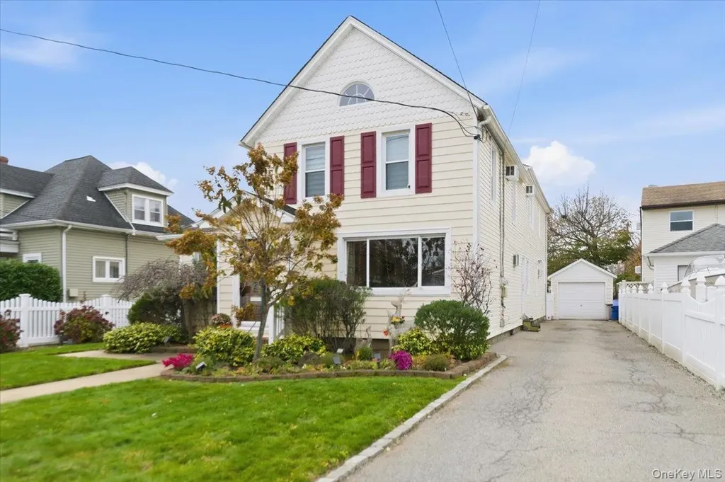 85 Spencer Avenue Lynbrook NY 11563