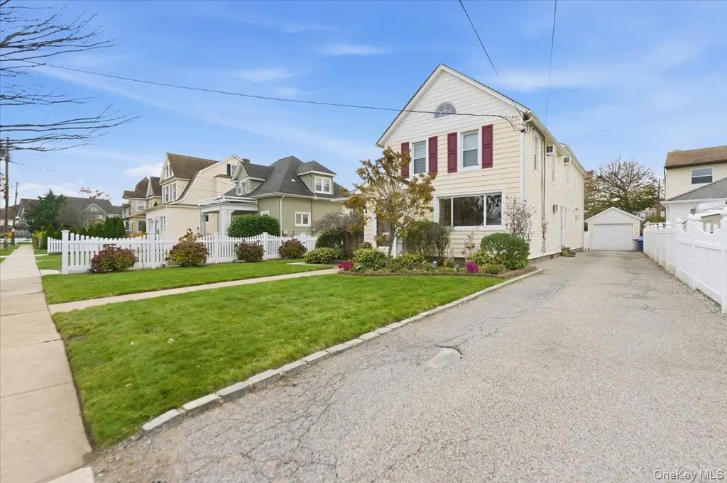 85 Spencer Avenue Lynbrook NY 11563