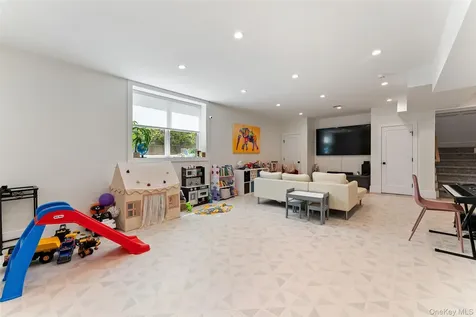 49 Fayette Road Scarsdale NY 10583