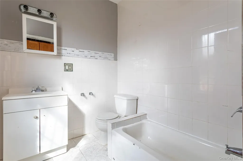 968 E 48th Street Brooklyn NY 11203