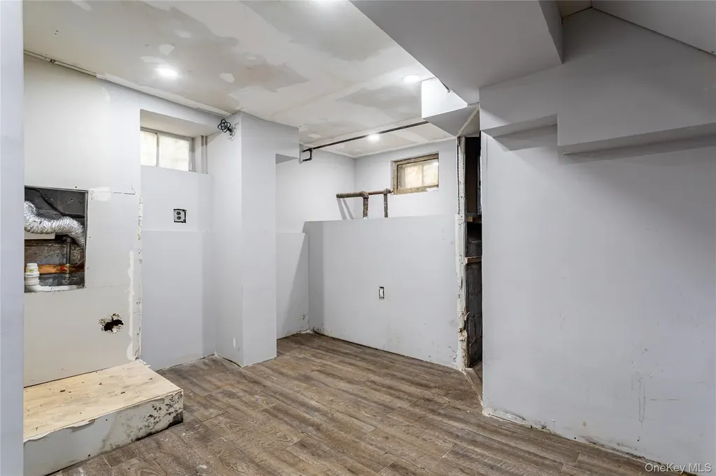 968 E 48th Street Brooklyn NY 11203