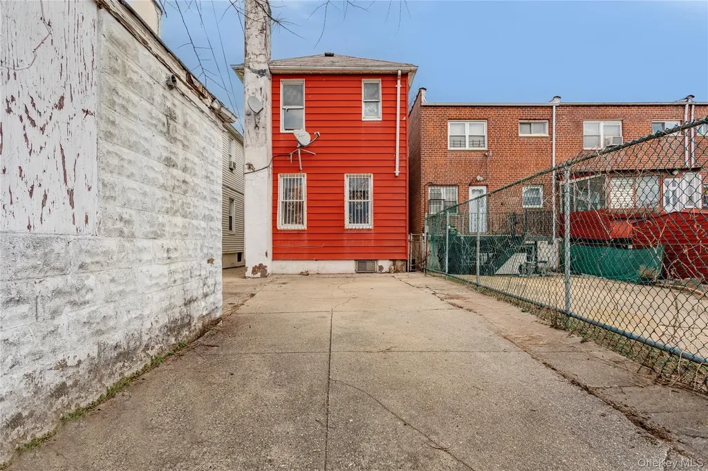 968 E 48th Street Brooklyn NY 11203