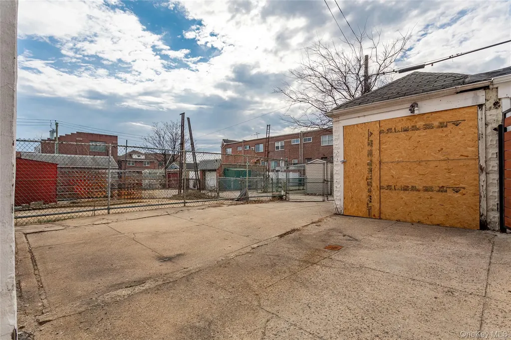 968 E 48th Street Brooklyn NY 11203