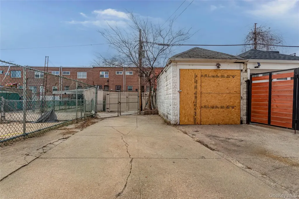 968 E 48th Street Brooklyn NY 11203