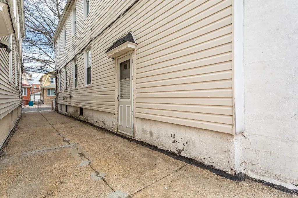 968 E 48th Street Brooklyn NY 11203
