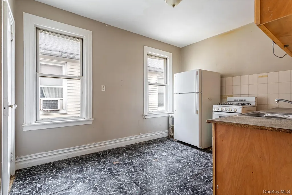 968 E 48th Street Brooklyn NY 11203