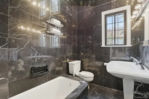 126 Taymil Road New Rochelle NY 10804