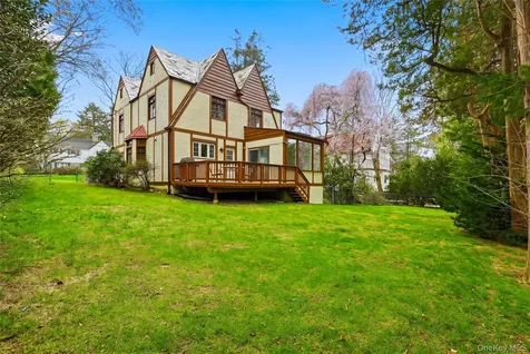 126 Taymil Road New Rochelle NY 10804