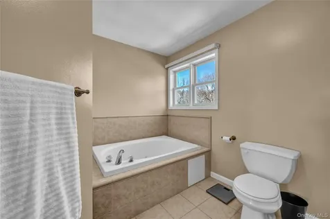 4 Natchu Court Salisbury Mills NY 12577
