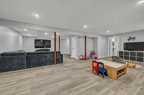 4 Natchu Court Salisbury Mills NY 12577