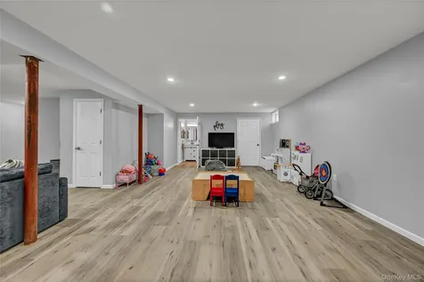 4 Natchu Court Salisbury Mills NY 12577