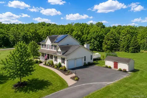 4 Natchu Court Salisbury Mills NY 12577