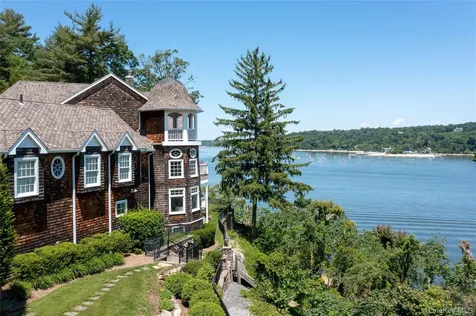 Laurel Hollow NY 11791