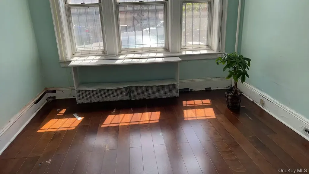 4131 Hampton Street Elmhurst NY 11373