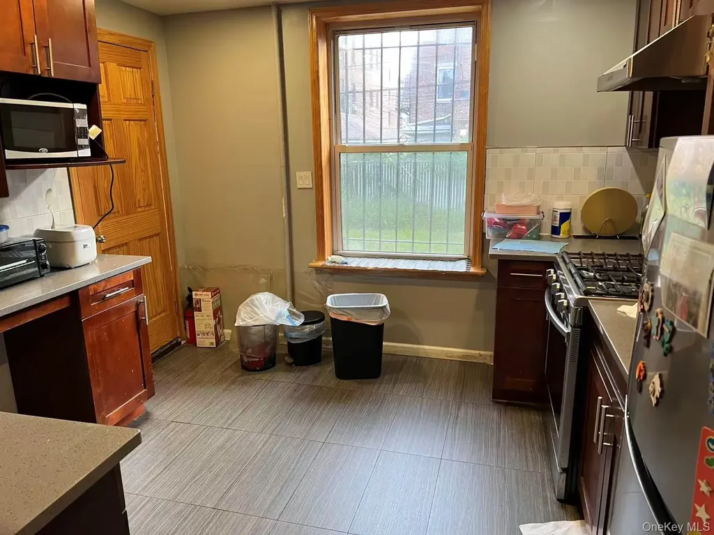 4131 Hampton Street Elmhurst NY 11373