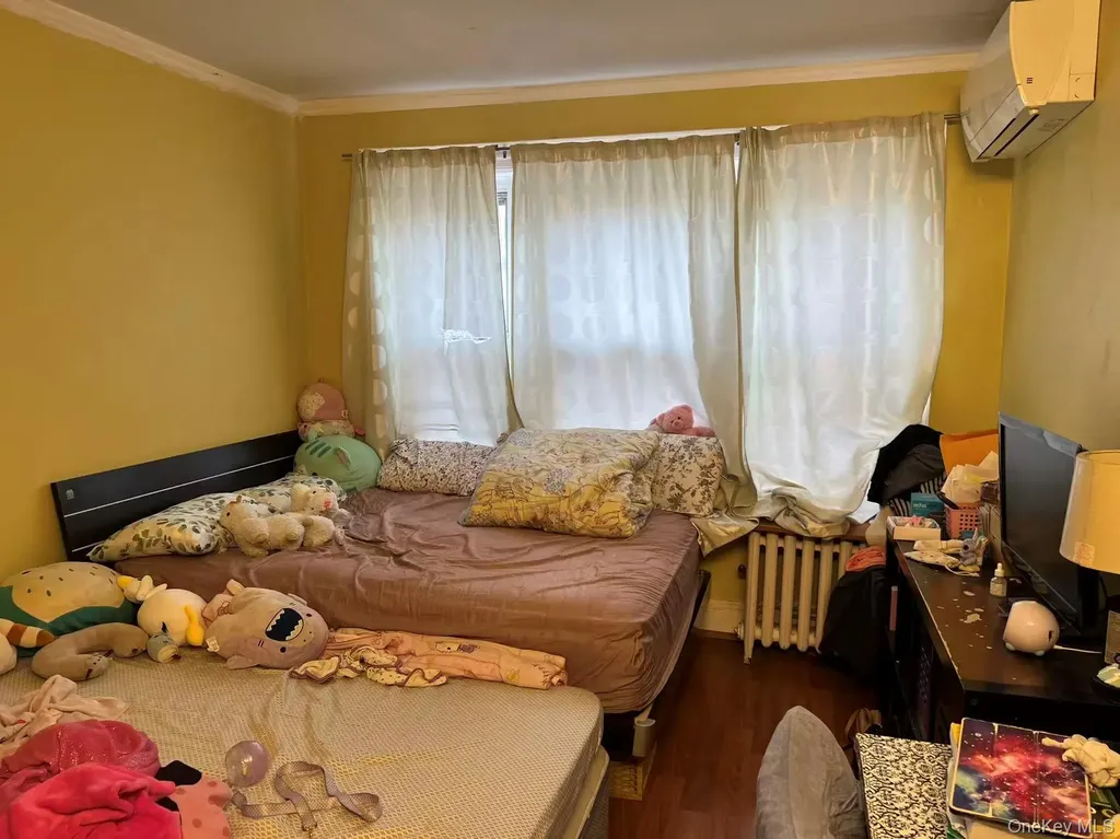 4131 Hampton Street Elmhurst NY 11373