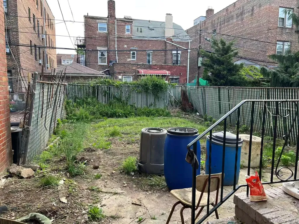 4131 Hampton Street Elmhurst NY 11373