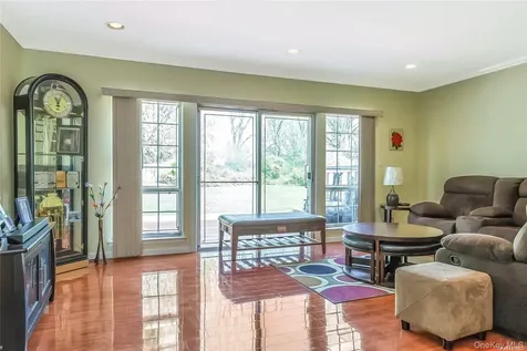 6 Manors Drive Jericho NY 11753