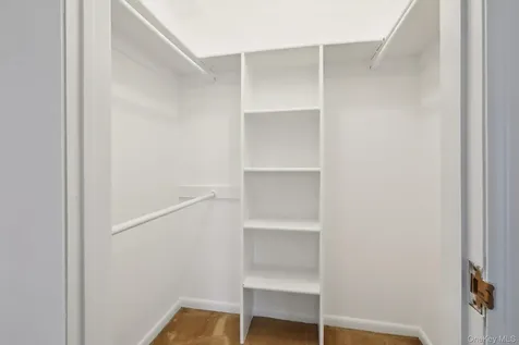 24 Carhart Avenue White Plains NY 10605