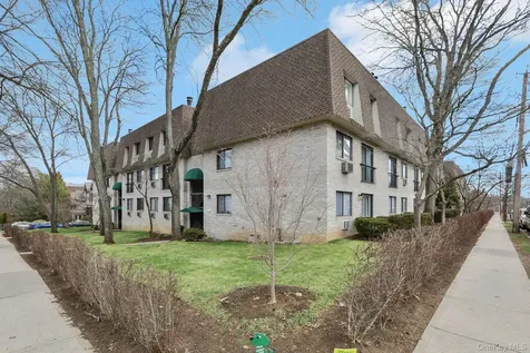 24 Carhart Avenue White Plains NY 10605