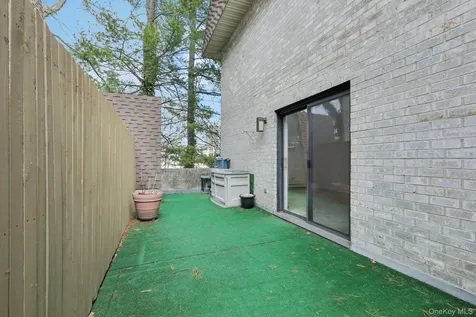 24 Carhart Avenue White Plains NY 10605
