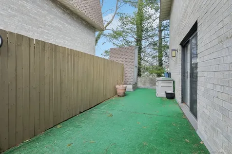 24 Carhart Avenue White Plains NY 10605