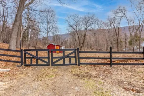 523 Shenandoah Road Hopewell Junction NY 12533