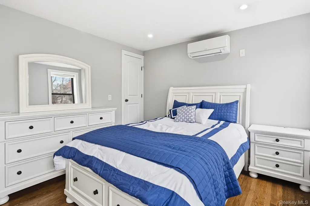 1163 Rhinelander Avenue Bronx NY 10461